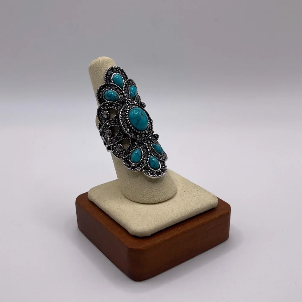 Silver toned BOHO peacock ring with Faux Turquoise Stones - Size 8